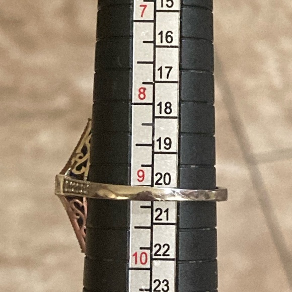 Blue & White Ring - Picture 13 of 14